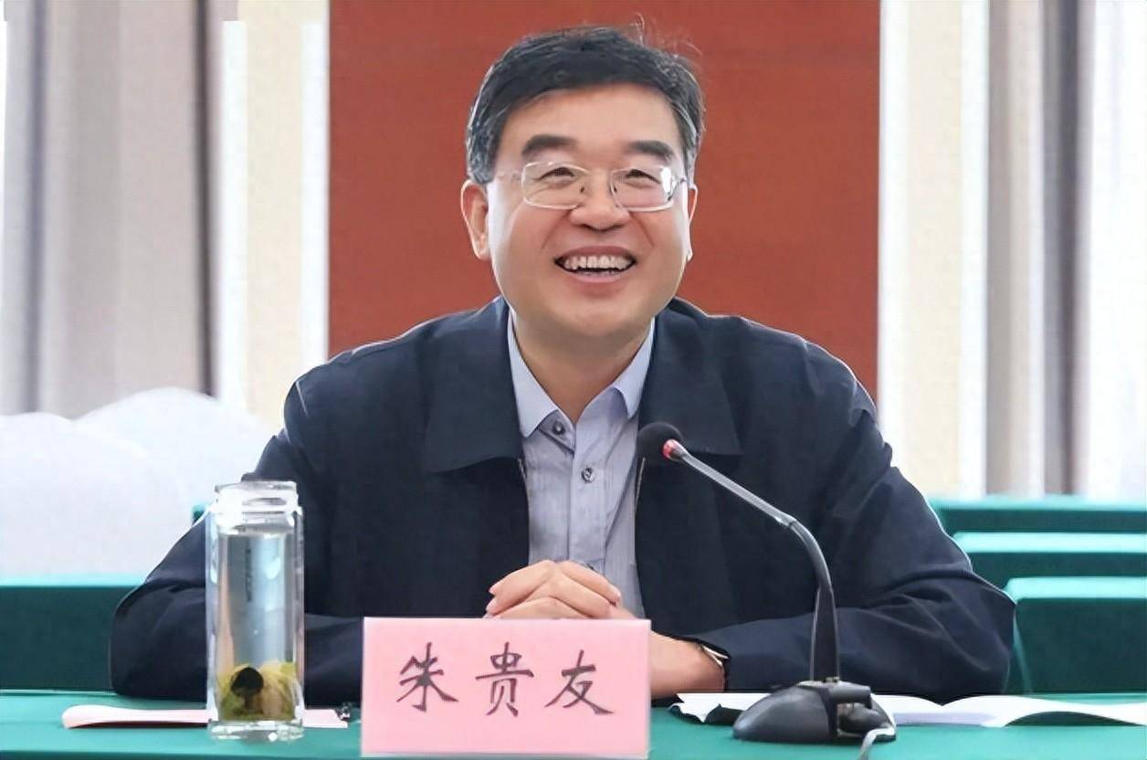 现任日照市东港区委书记,一级
