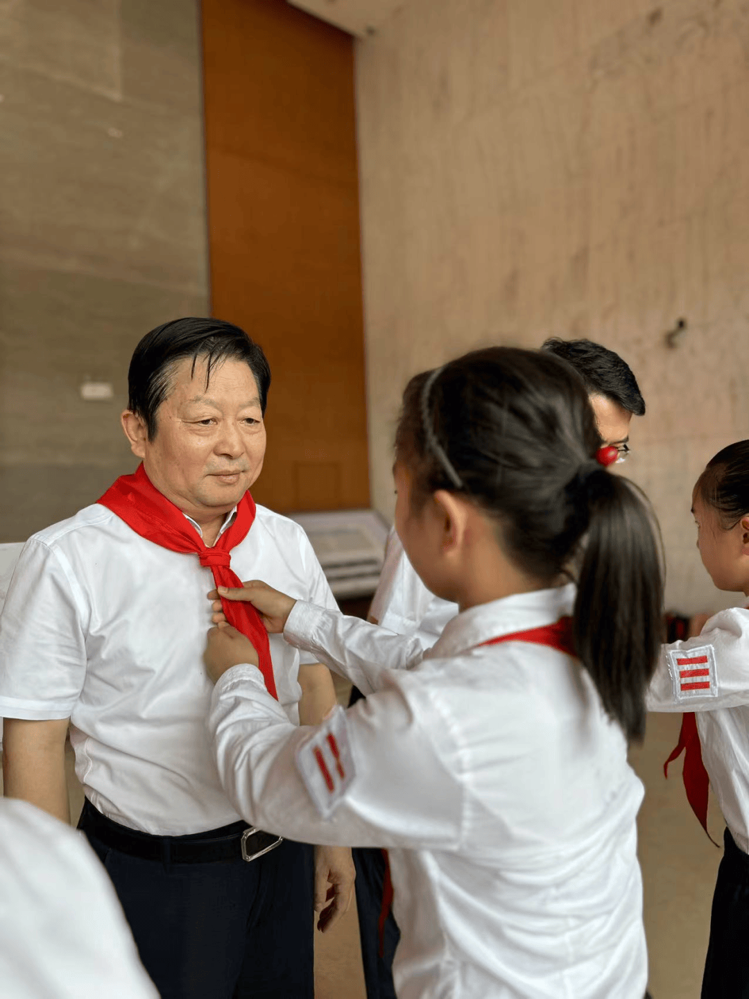 寻访先锋模范 争做强国少年