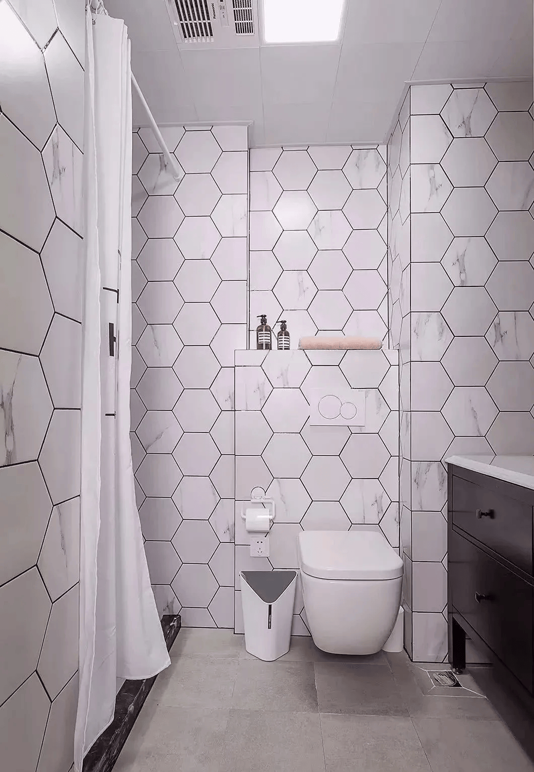 这样的卫生间搭配可真美,情不自禁就爱上了