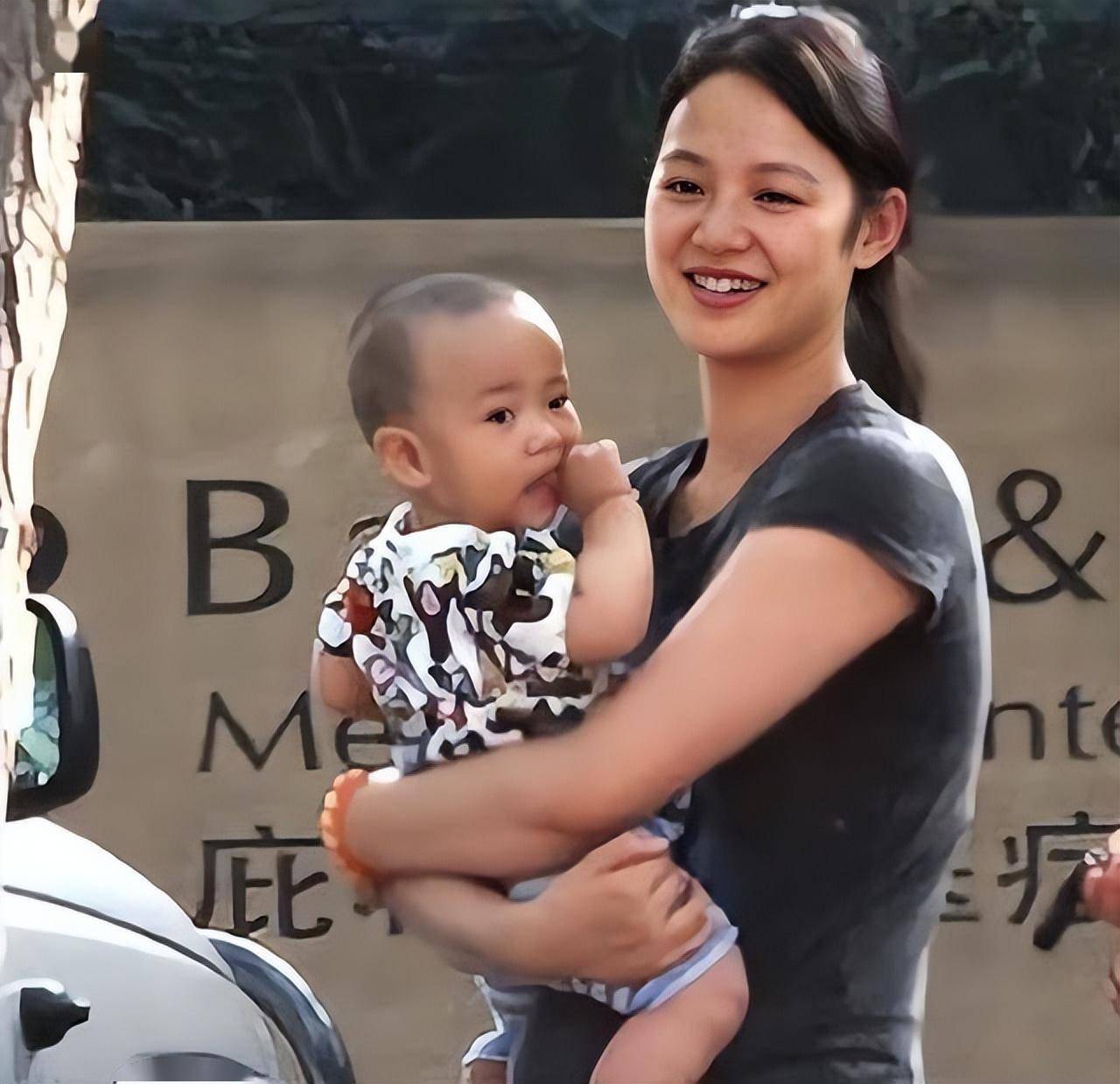 同是姜文的基因,前妻女儿和周韵儿子进行对比,差别就很明显了_桑德琳