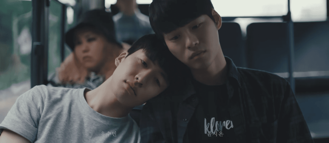 10cm是韩国独立乐队的名字,这个乐队原本有两个成员,身高差10cm而得名