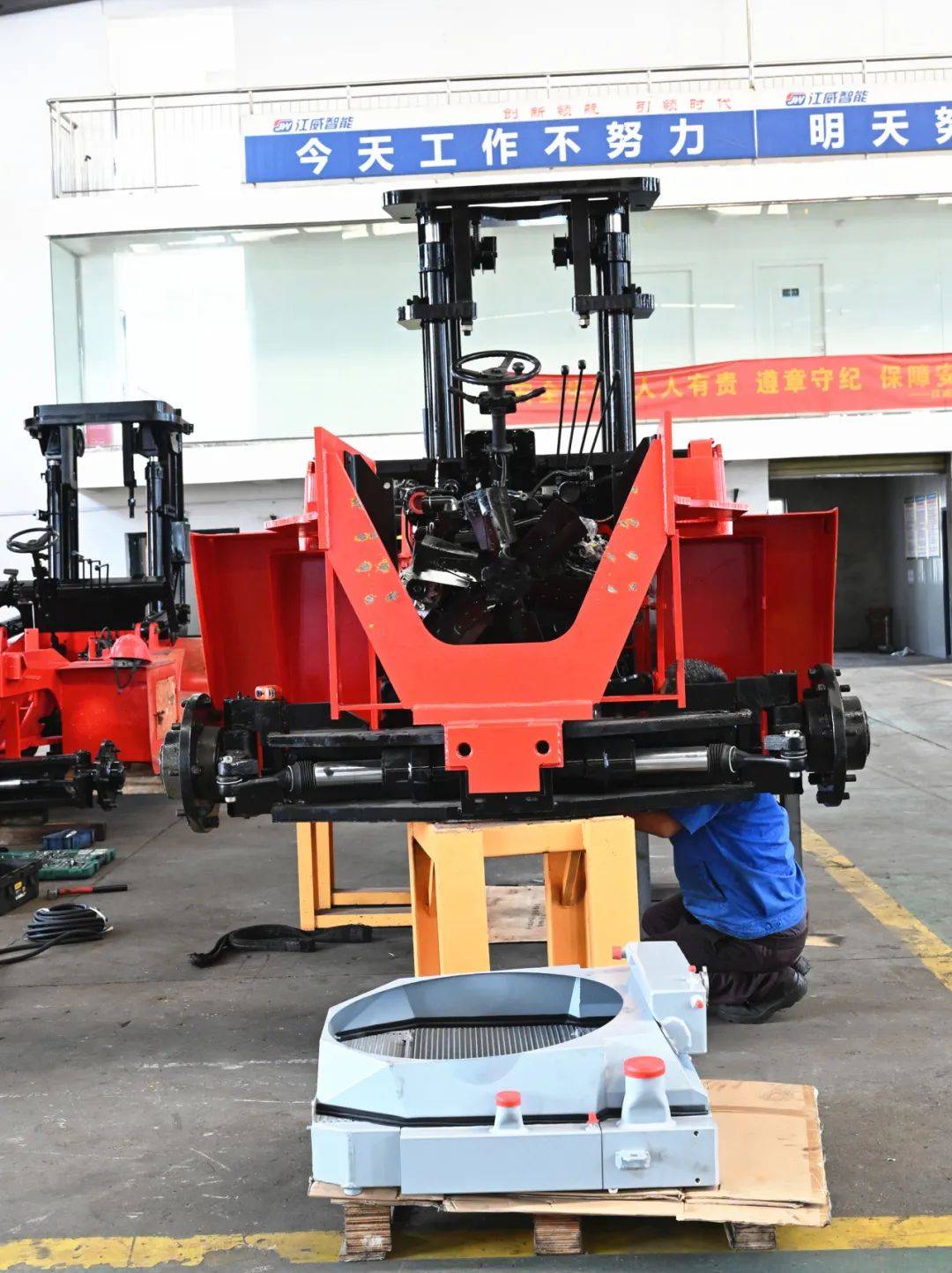 江威智能叉吊一体一车三用