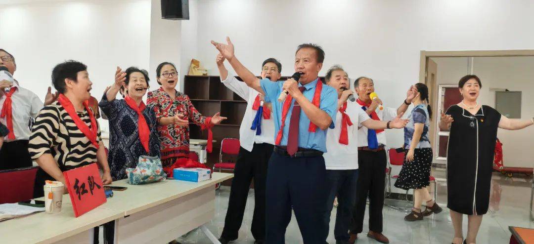 盛泉孝爱老年大学虎山分校举办"红歌颂党恩,聚力跟党走"活动!