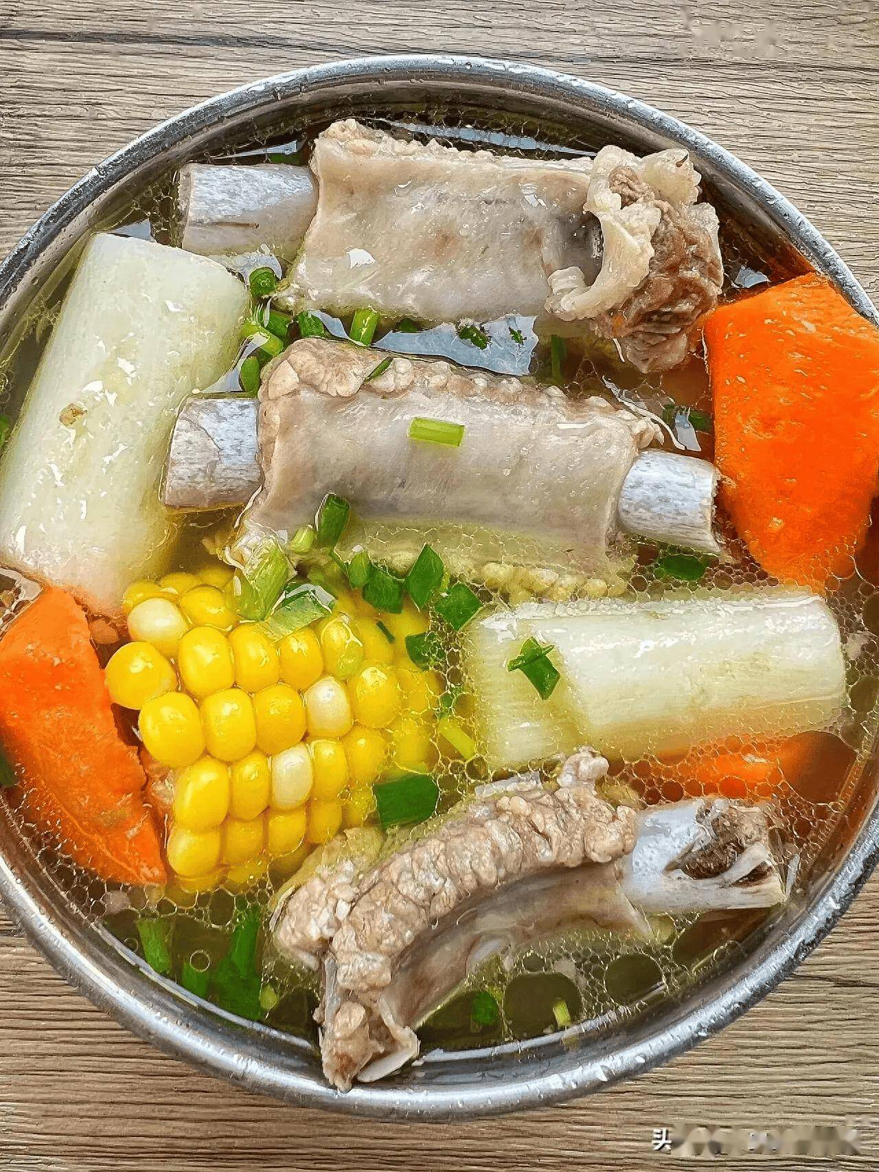 二,三鲜排骨汤三,番茄玉米鸡胸肉汤四,丝瓜牛肉菌菇汤五,紫菜虾滑鸡蛋