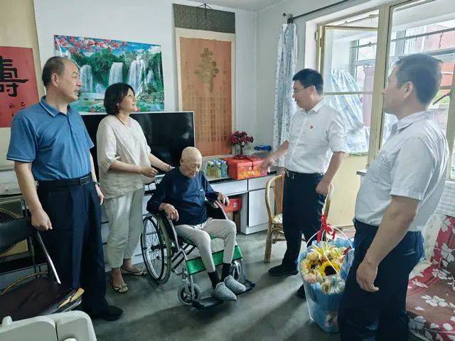 【工作聚焦】喜迎党的生日 慰问百岁寿诞——海淀区委老干部局“七一”走访慰问百岁离休干部