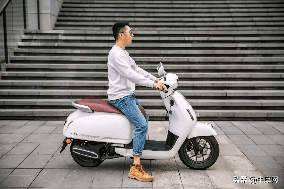 娇小的新手女骑选车标准是什么样的?五羊-本田nw f125测评(上)