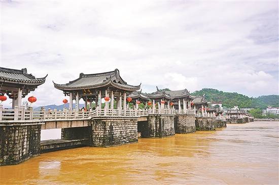 潮州广济桥 饱经岁月风采更盛 千年古桥见证历史