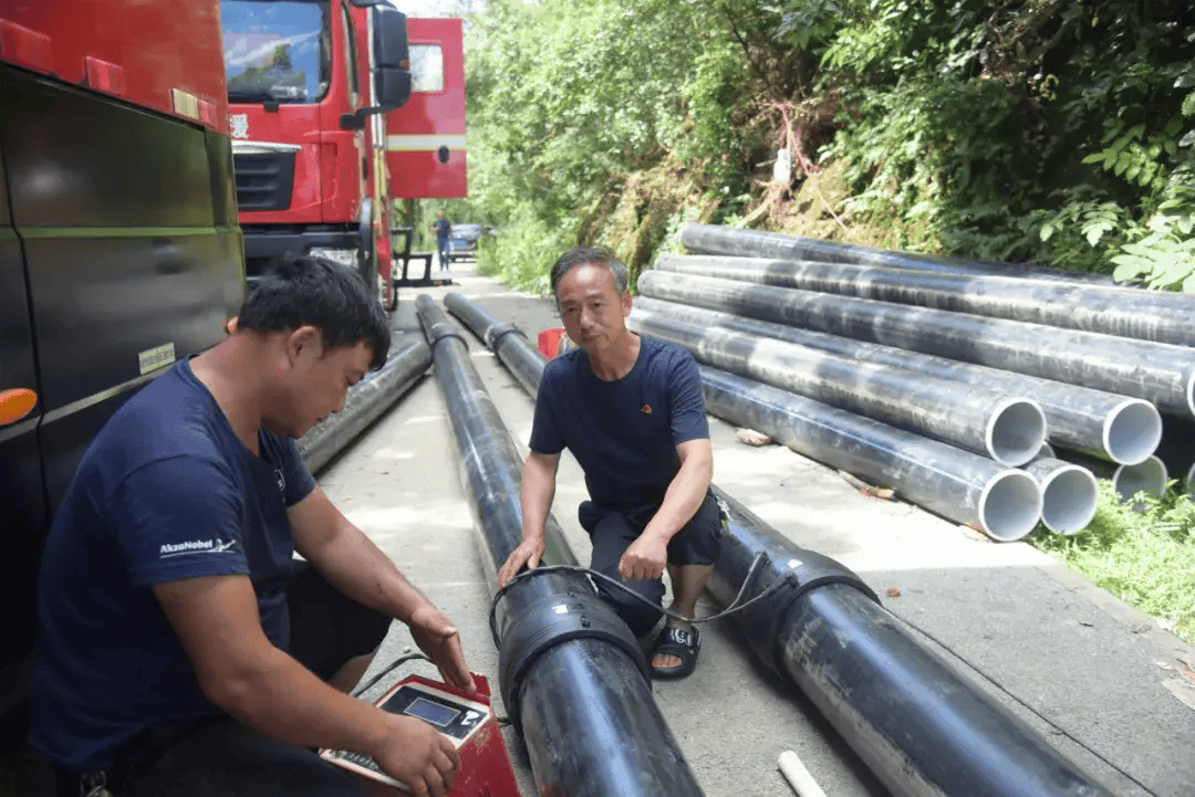 老水利吴跃辉:指导自制25根巨无霸吸管 助力鱼形山水库排水稳库