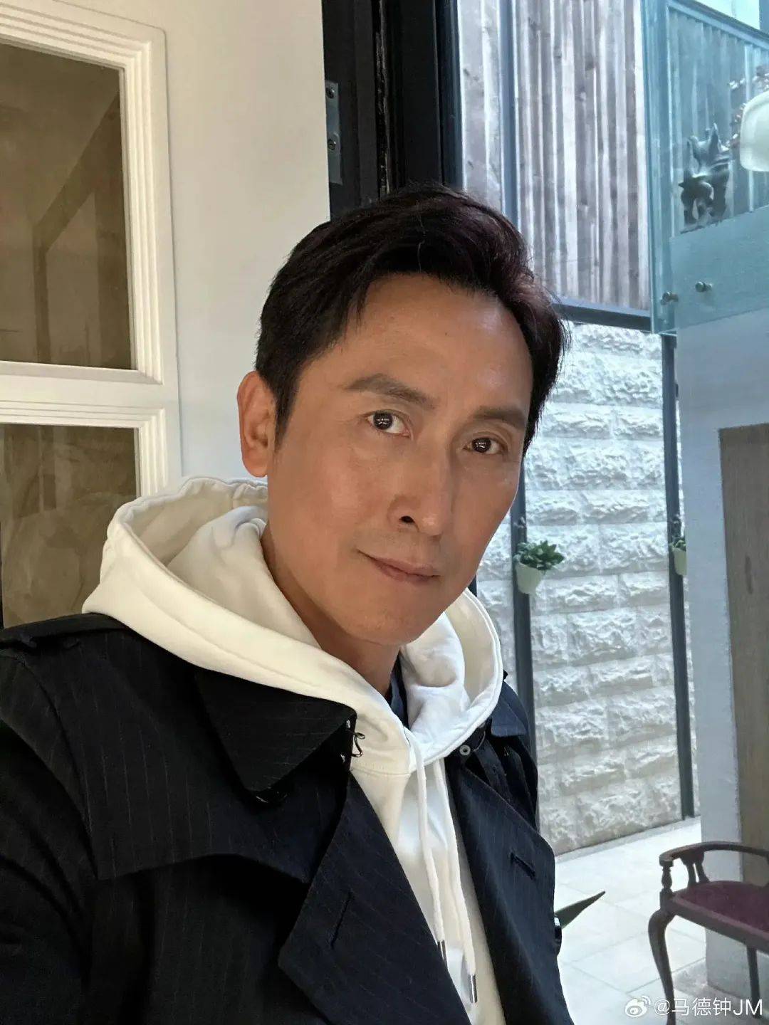 事后马德钟在社交平台发文称,就算是生日也不会放纵自己,此外还分享