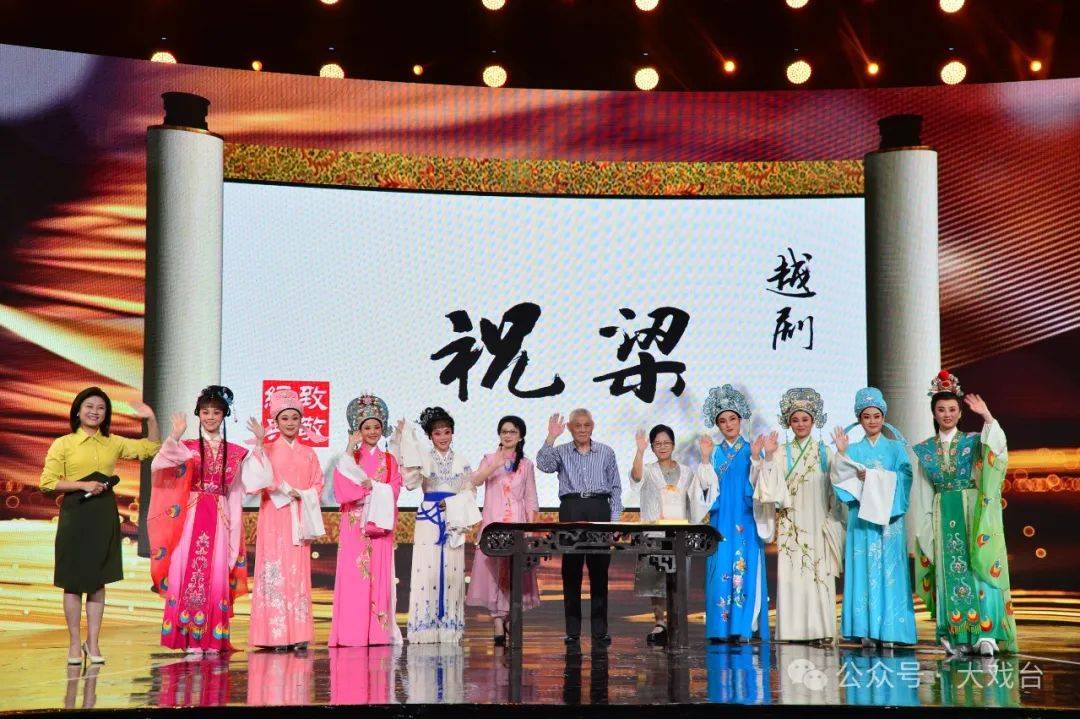 摄影:王学勇播出时间首播:周日21:25 甘肃卫视重播:周六21:30 都市