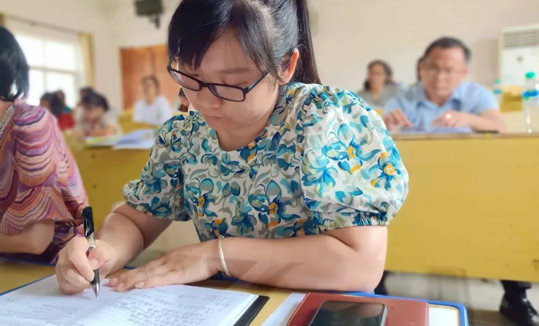 江西泰和县澄江中心小学召开生本课堂小学生本语文