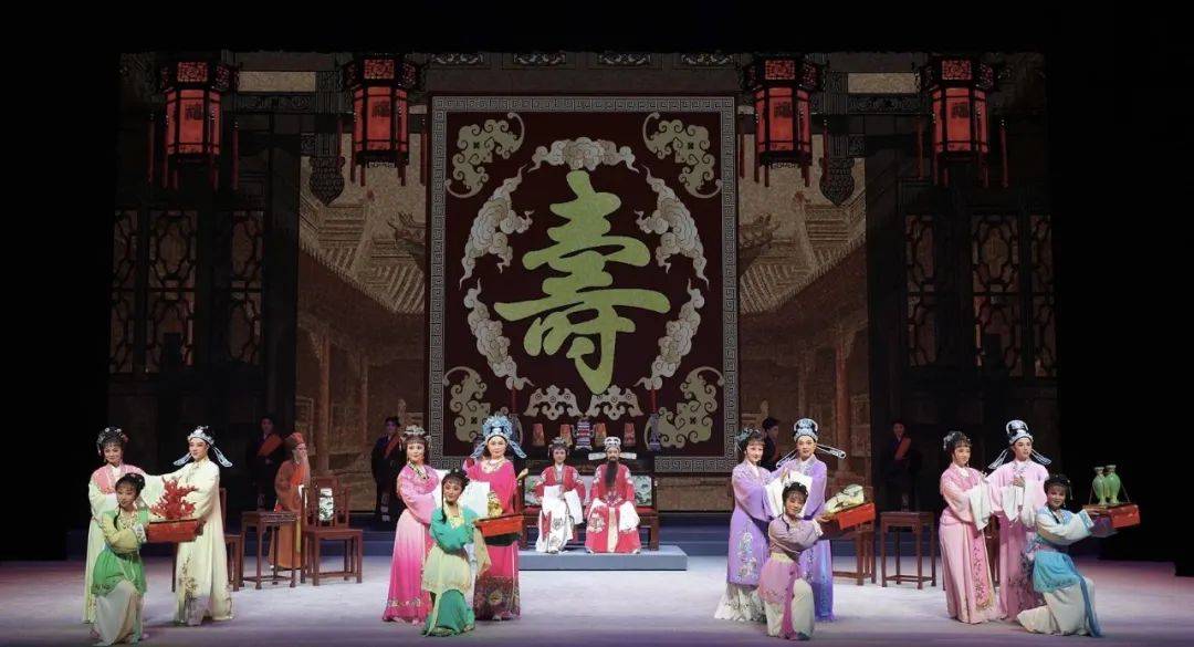 去年,乐清开展"王十朋孝道"系列活动,原创越剧《王十朋》,王十朋孝道