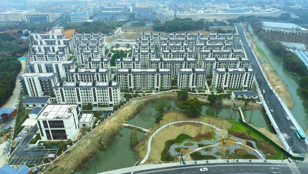 东湖新城一地公开招标!