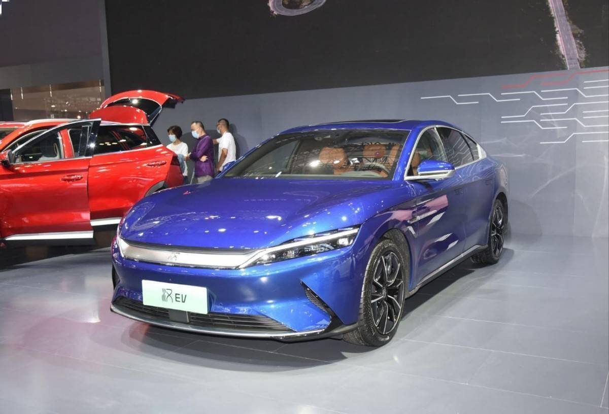 特斯拉保费一年两万,保险比豪华车都贵