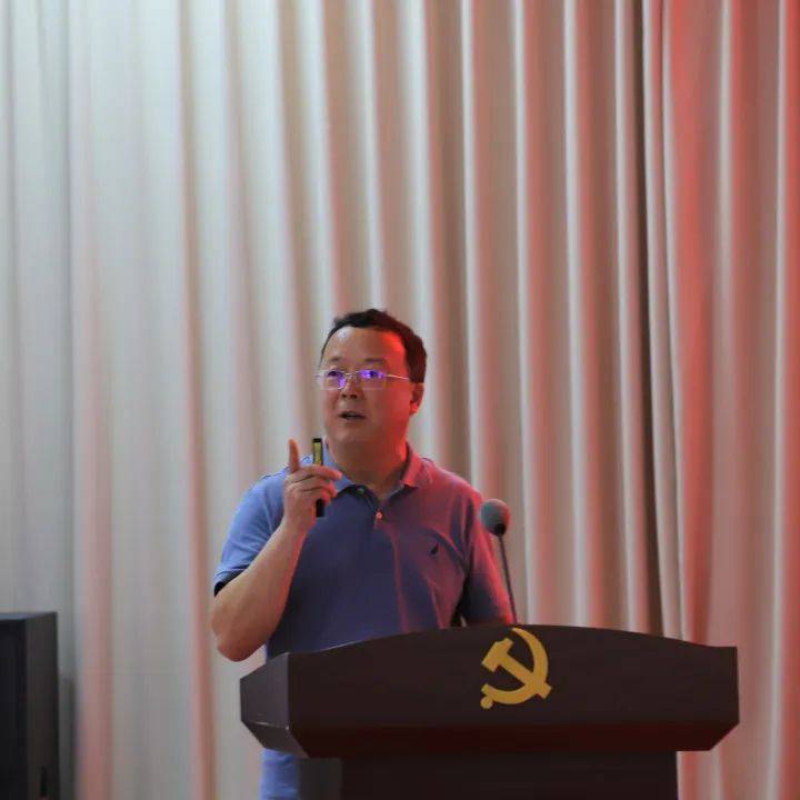 左右滑动查看图片邛崃市政府副市长李沄璋进行研讨会议总结:本次研讨