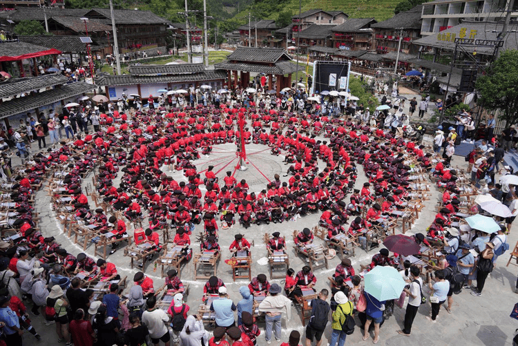 桂林龙胜:"晒衣节"晒出红瑶多彩民俗文化美