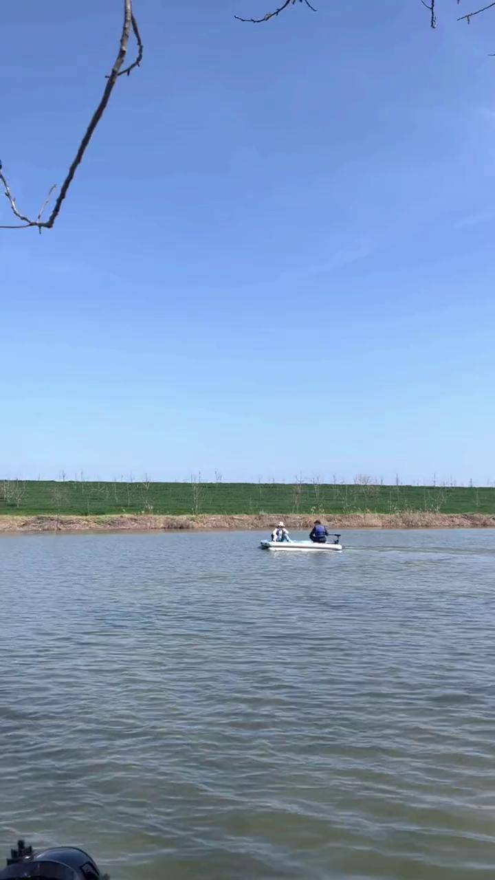 浮台钓鱼图片