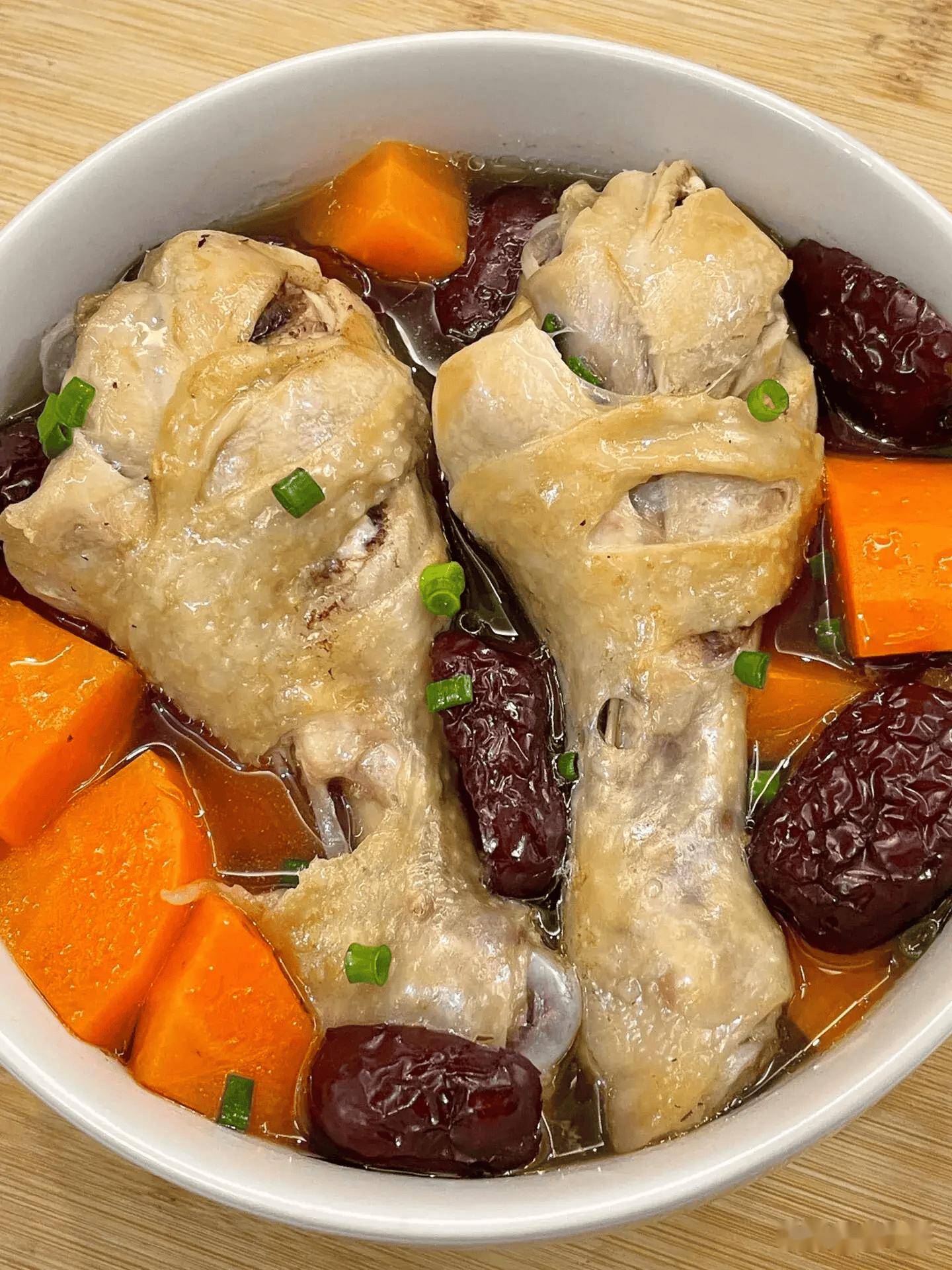 胡萝卜胡萝卜焖鸡肉五,清炒菠菜四,爆炒猪肝三,鹌鹑蛋焖排骨二,黑豆黑