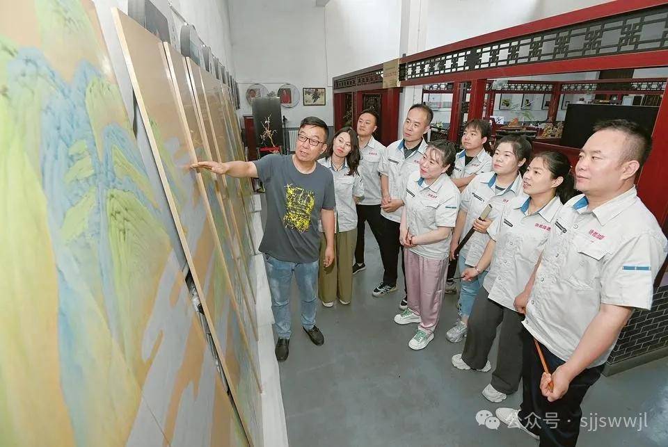 千年漆韵炫光彩!平遥煤化集团唐都推光漆器公司荣获"中华老字号"称号