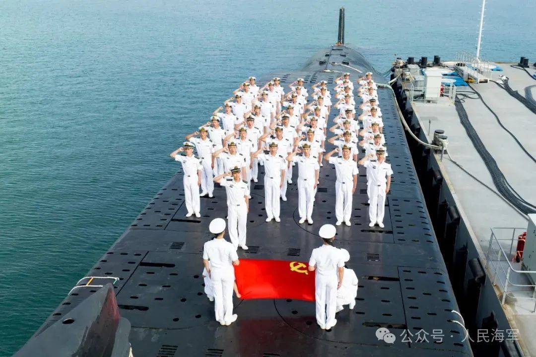 也要一往无前"水下先锋艇"使命特殊然而,官兵们深知漫漫水下长征路