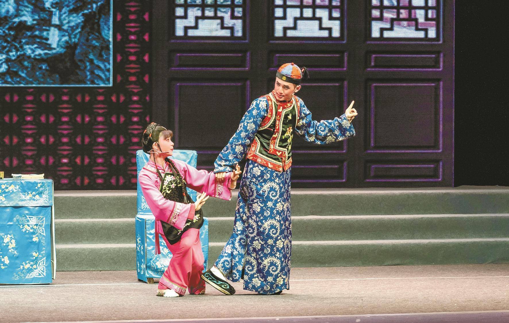 "天下第一团"迎来00后姚剧人