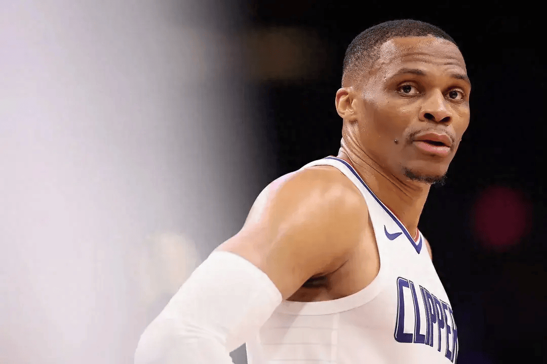 威少,真不是巨星!职业生涯两次被裁员,他是雷霆三少混的最差的