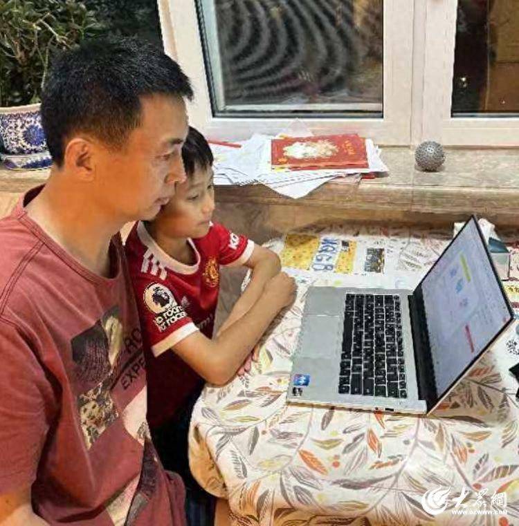 近日,崂山区沙子口街道办事处在登瀛小学开展了首期中小学生暑期心理