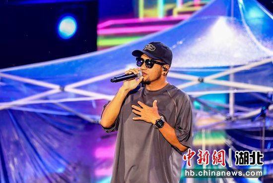 张震岳空降武汉惊喜唱响hoha音乐节