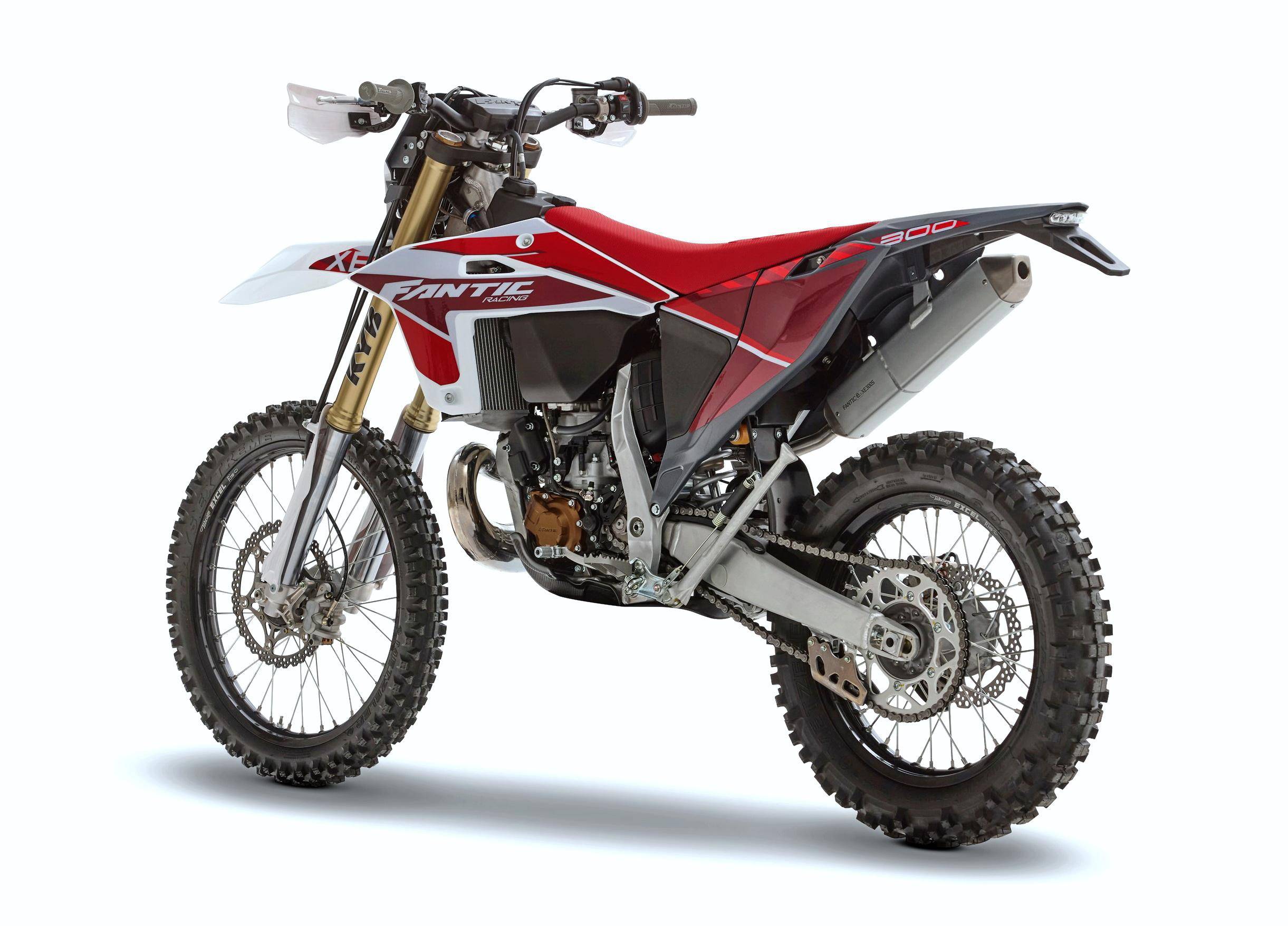 来自 yamaha 平台,fantic 2025 xe 300 两冲电喷越野赛车