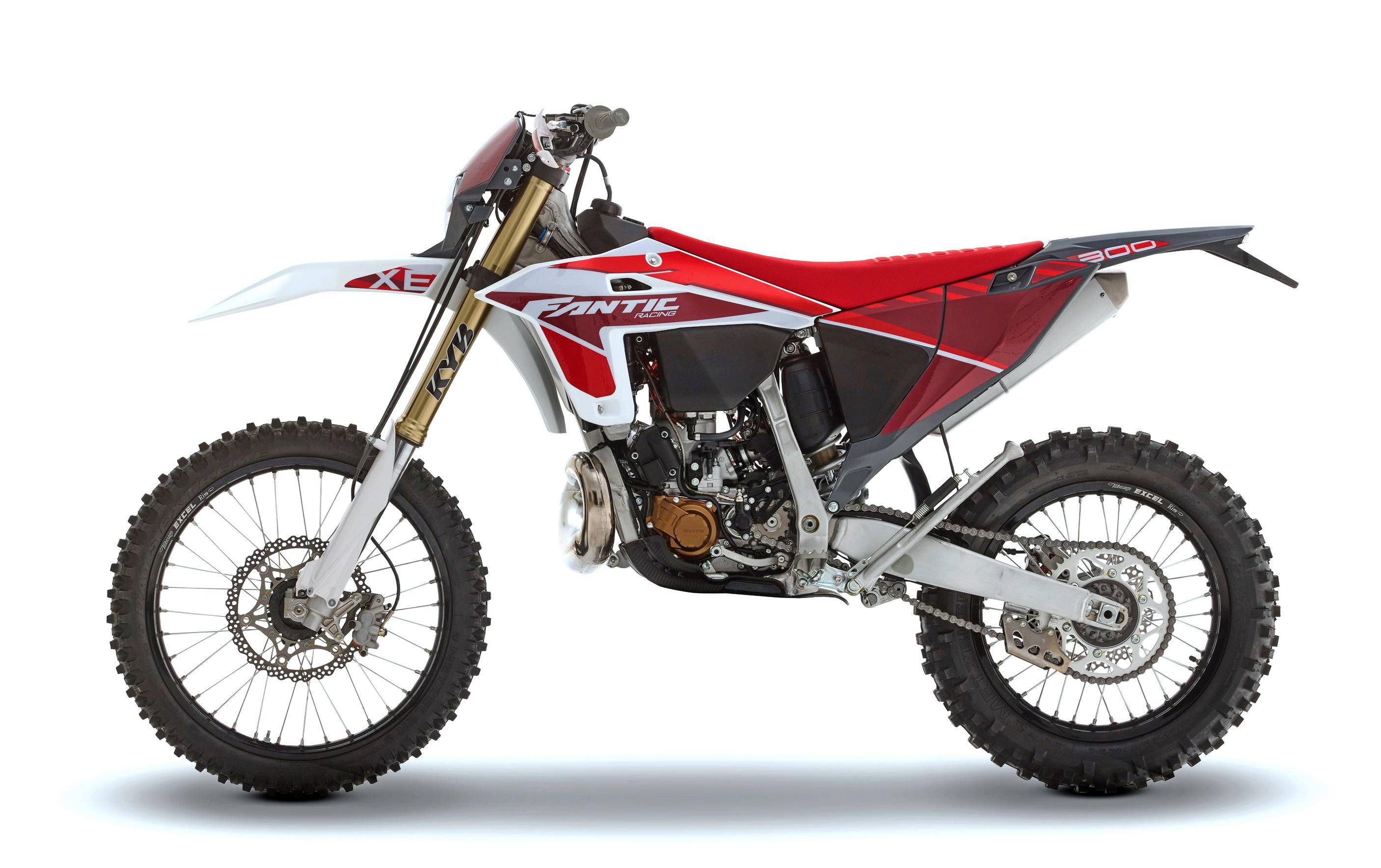 来自 yamaha 平台,fantic 2025 xe 300 两冲电喷越野赛车