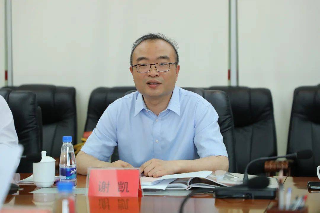 谢凯向市教育体育局一直以来支援工布江达县教育所做工作和取得成绩