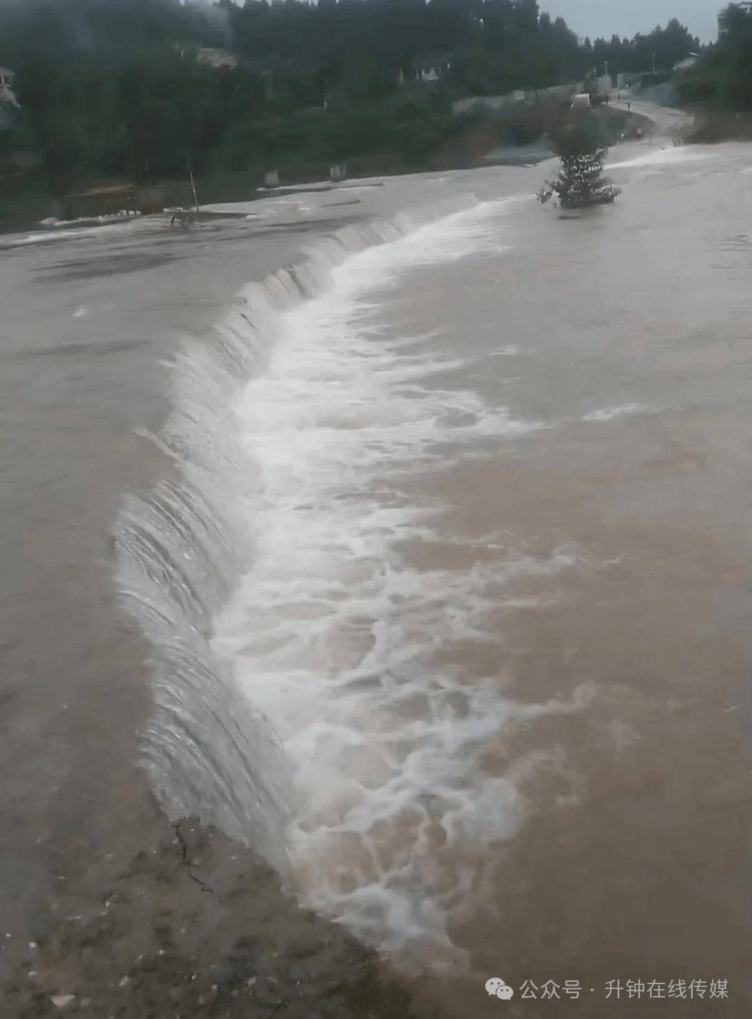2024年升钟水库开闸泄洪