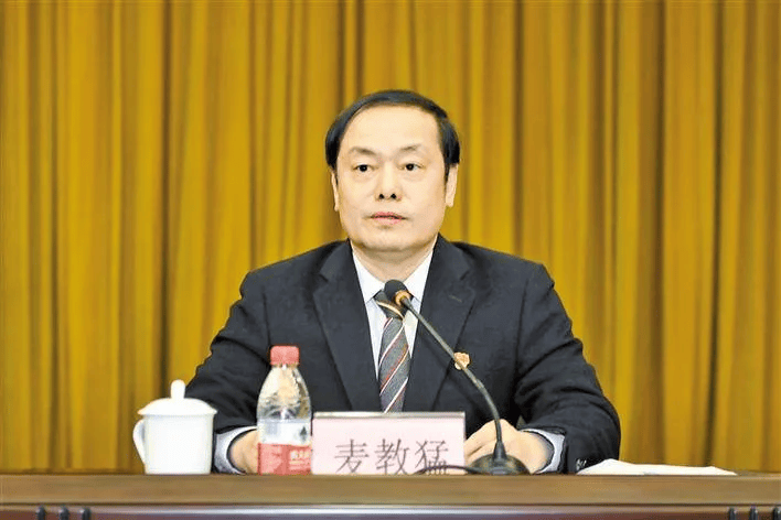而范中杰后来历任肇庆市市长,市委书记,省国资委党委书记,副