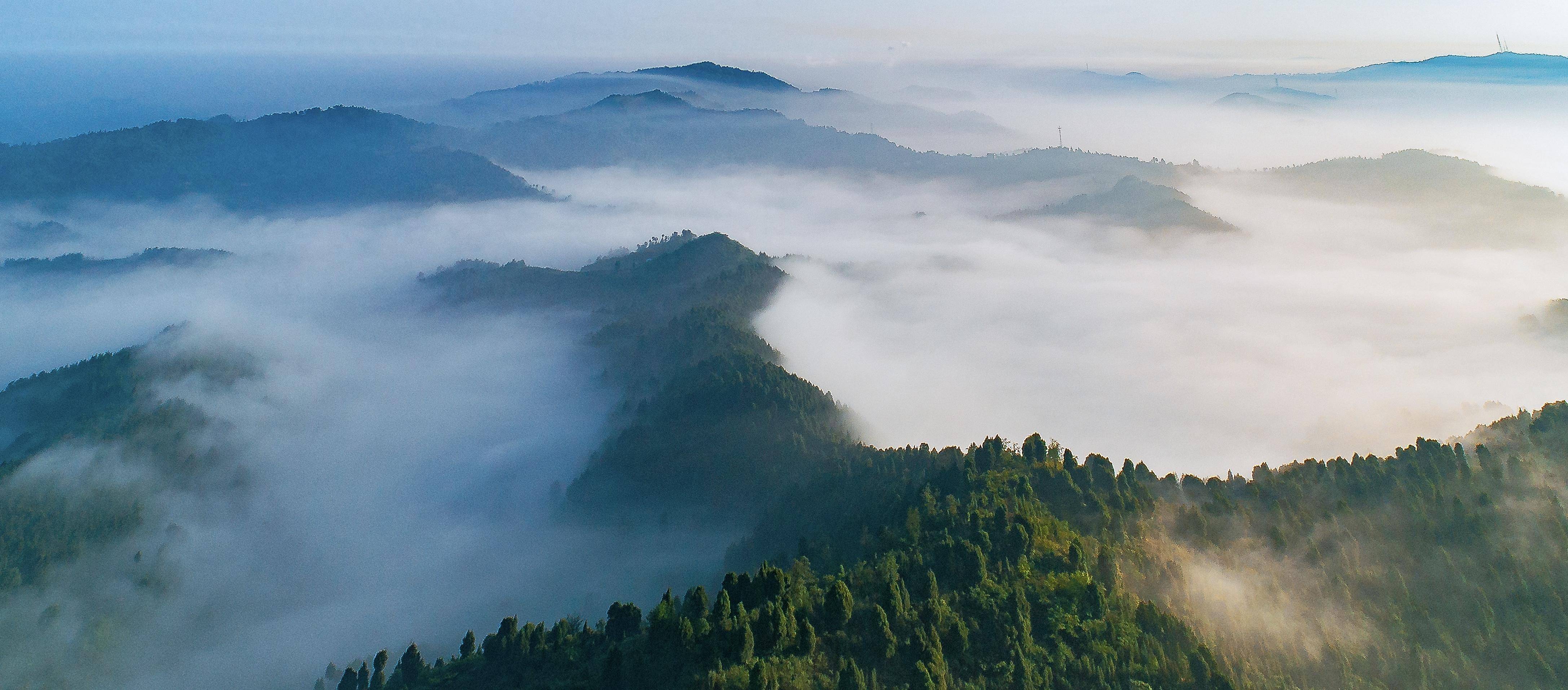 成都龙泉山脉最高峰图片