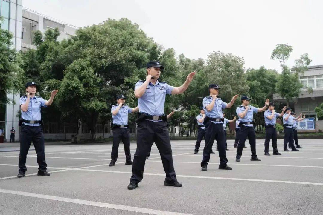 砺剑铸锋 练兵赋能:重庆监狱人民警察实战大练兵纪实