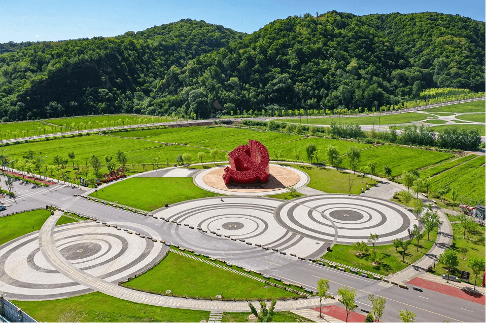 全运"百场马拉松2021南泥湾半程马拉松举办,6000名选手自党徽广场出发