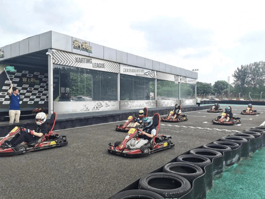 来佘山天马赛车场开卡丁车带你"飞"出酷爽新境界!