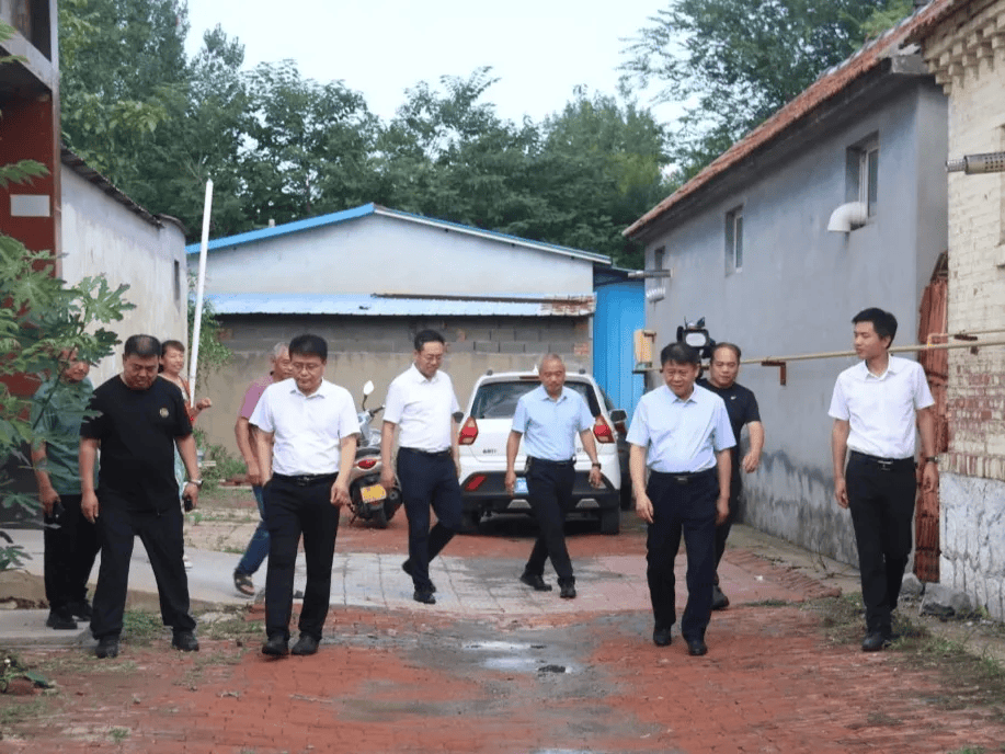 县委书记高志国走访慰问重点优抚对象县委书记高志国走访慰问全国模范