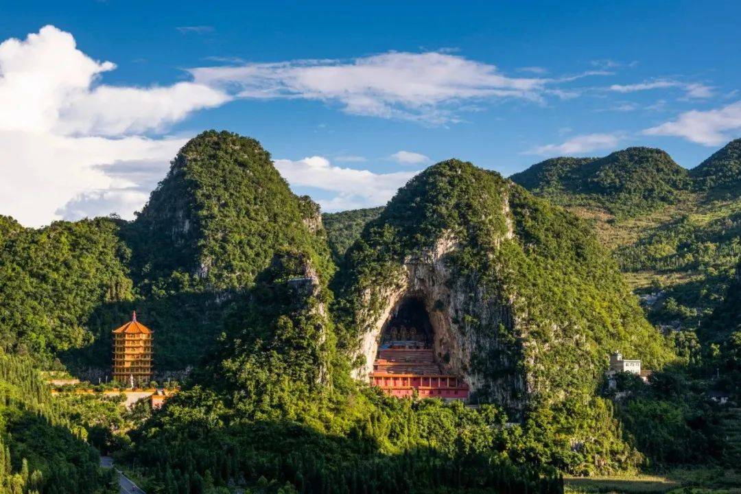 "飞"进万峰林,独享夏日"松弛感"