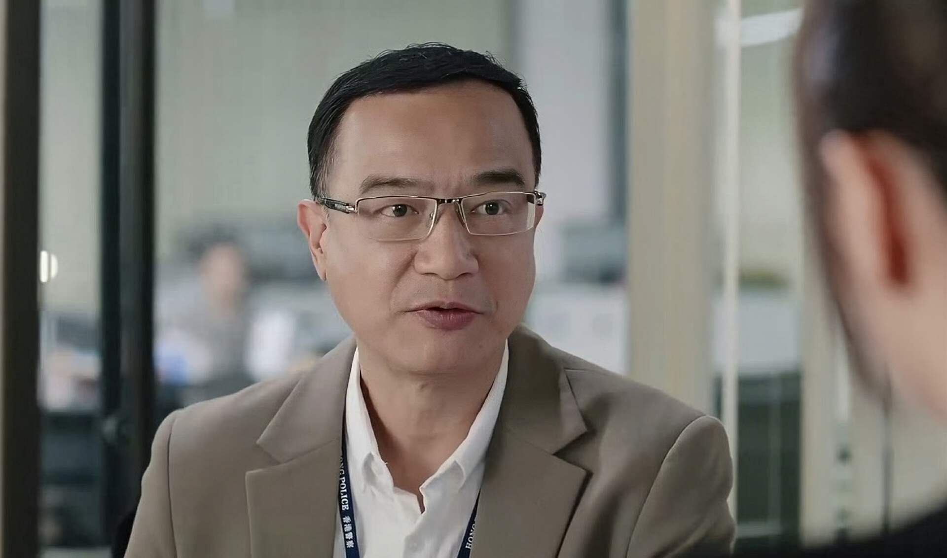连续工作20小时,只睡觉两小时_钟志光_进行_评述