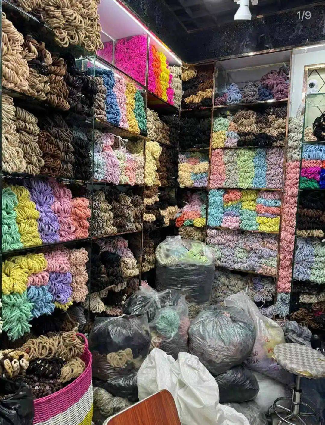 为啥年轻人都跑到义乌治"穷病"?_外国人_城市_小商品
