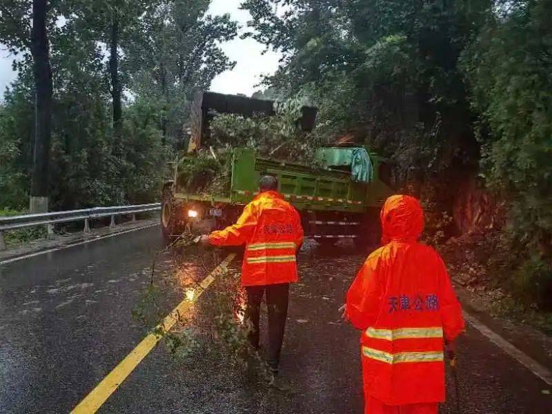 区交通局:全力以赴筑牢交通防汛"安全线"_津围公路_值班_工作