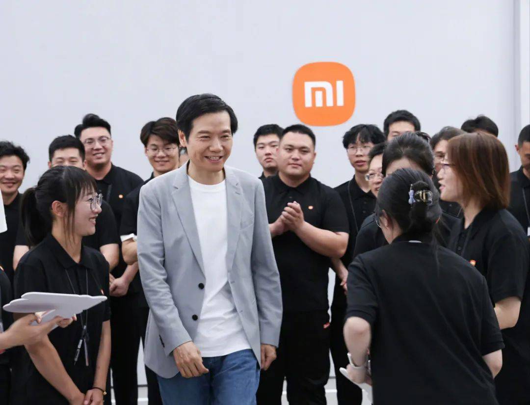 雷军开始收割她们