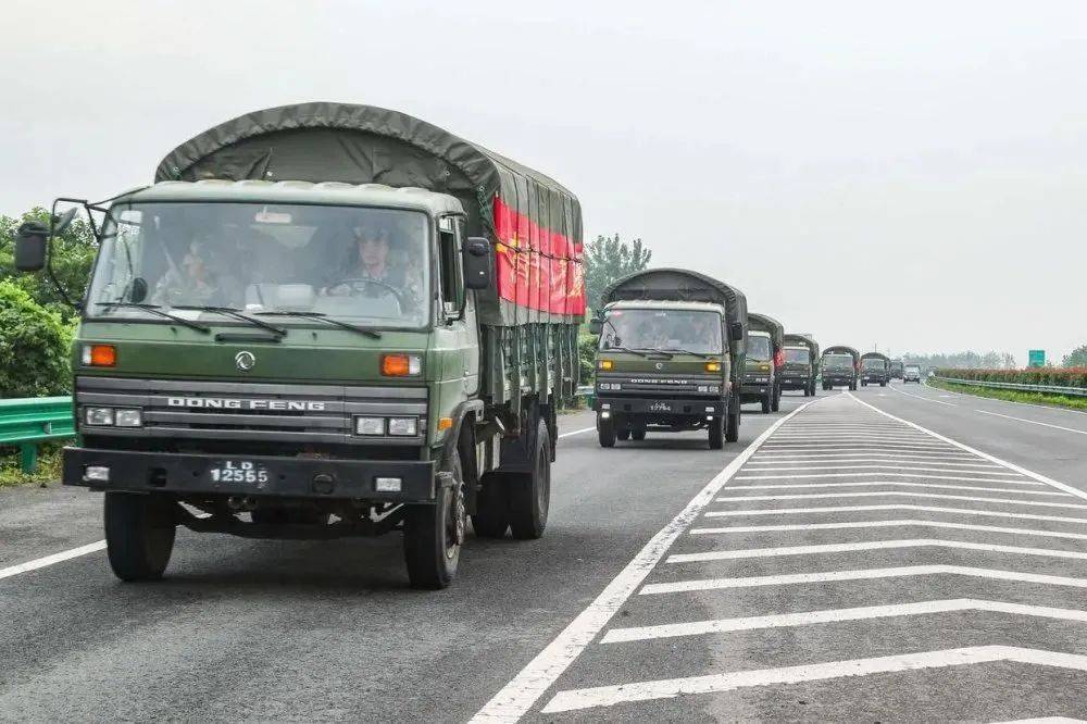 老照片动起来,穿越时空致敬军魂!_东风_军车_科技