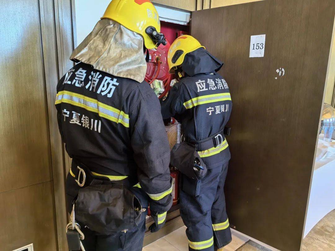 真备实练 以"演"驻防——银川市消防救援支队特勤大队一站组织高层