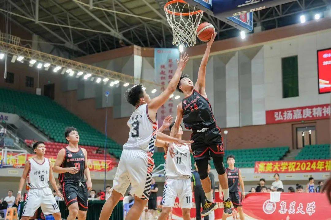 勇登巅峰 创造历史i福建省大学生篮球联赛:夺冠!