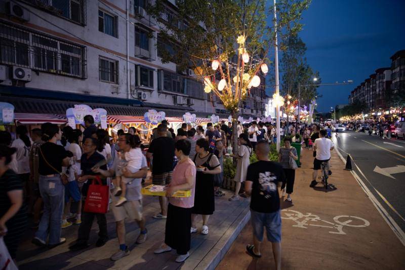 昌平区城南街道"夏夜晚风"小街清凉市集开市