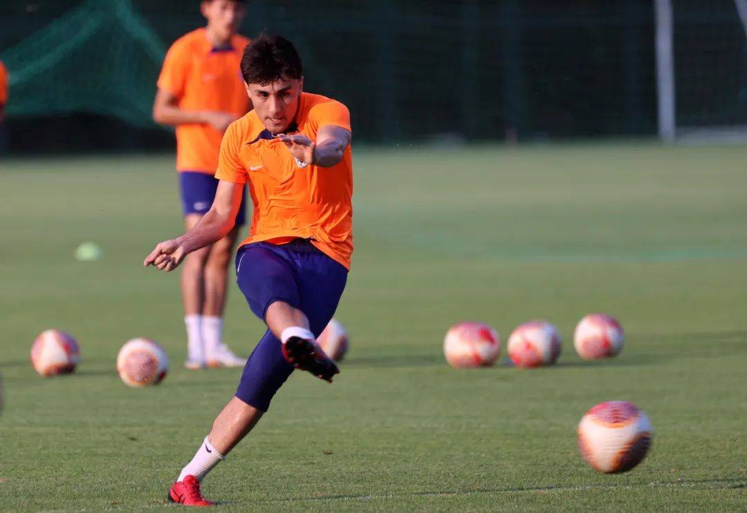 注:图片为山东泰山足球俱乐部原创,转载请注明出处详细地址请点击