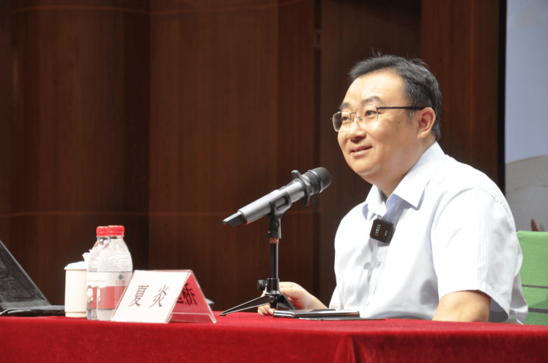 "毅及襄阳公主掩其口曰:"汝勿妄言,灭吾族!"毅由是奇之.