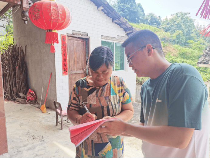 中来,营造"人人讲安全"的浓厚氛围,远口镇通过"线上 线下"的方式宣传